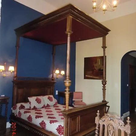 Chateau De Nocleg ze śniadaniem Fourcès